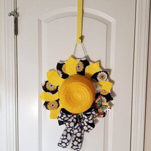 Daisy Hat Wreath Door or Wall Decor